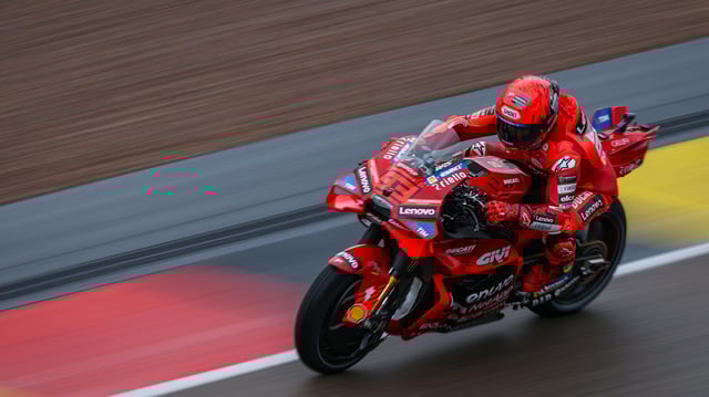 In einem spektakulären Sprint am Ende vorn: Marc Márquez