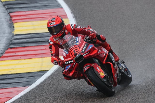 Marc Márquez remontada hasta la última vuelta y décimo triunfo 'sprint'