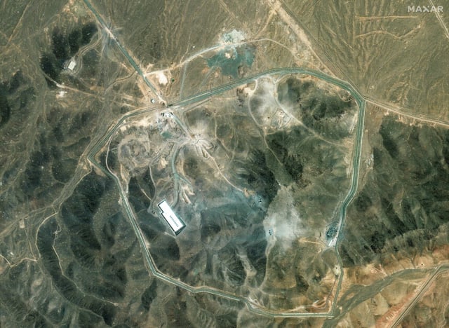 Im Streit um sein Atomprogramm will der Iran seine Zusammenarbeit mit der Internationalen Atomenergiebehörde (IAEA) "in neuer Form" fortsetzen. Die Zusammenarbeit sei "nicht beendet, sondern wird eine neue Form annehmen".