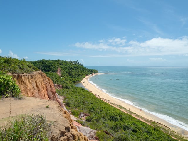Playas soñadas, arte y gastronomía accesible en uno de los destinos más encantadores de Brasil. Foto: Wikimedia Commons.