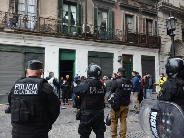 Desalojo de la Casa Blaquier, un edificio histórico porteño a metros de la Casa Rosada.