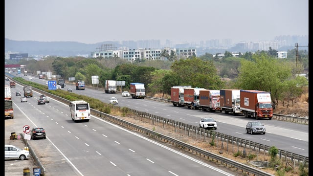 The missing link project is a 13.3 km stretch of the Pune-Mumbai Expressway that bypasses the congested Khandala and Lonavla ghat sections. (HT FILE PHOTO)