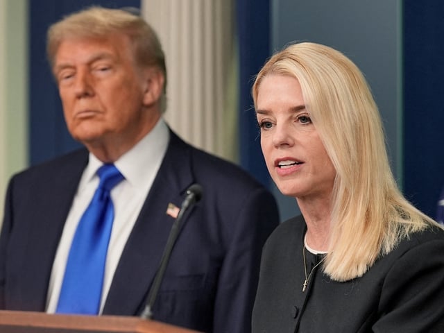 FILE PHOTO: U.S. Attorney General Pam Bondi speaks to the media, in the Press Briefing Room at the White House in Washington D.C., June 27, 2025. REUTERS/Ken Cedeno/File Photo