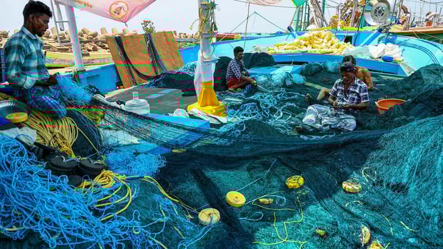 The arrested fishermen were taken to Kankesanthurai port in Sri Lanka for investigation.