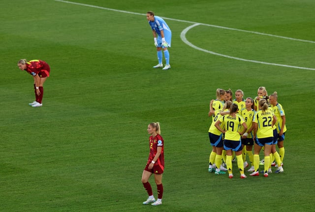 Soccer Football - UEFA Women's Euro 2025 - Group C - Sweden v Germany - Stadion Letzigrund, Zurich, Switzerland - July 12, 2025  Sweden's Stina Blackstenius celebrates scoring their first goal as Germany's Sarai Linder, Ann-Katrin Berger and Rebecca Knaak look on REUTERS/Piroschka Van De Wouw     TPX IMAGES OF THE DAY