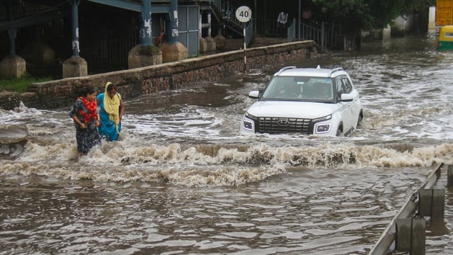 Fed up with flooded roads, Gurugram man says he's done with India