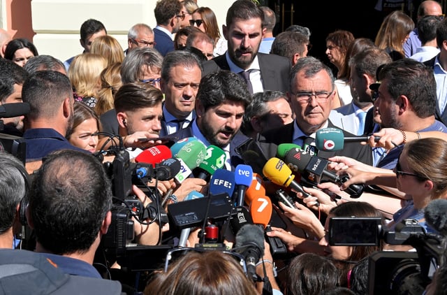 Espagne: les images des violentes émeutes anti-immigrés près de Murcie