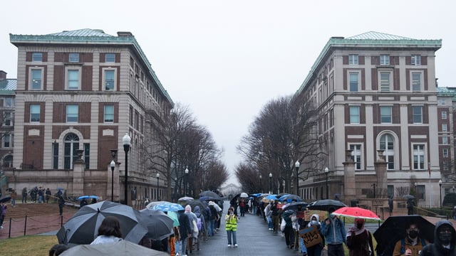 If the deal goes through, Columbia University would regain some $400 million in federal grants.