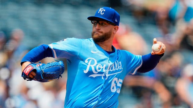 Kansas City Royals starting pitcher Noah Cameron (65) pitches during the first inning against the New York Mets at Kauffman Stadium on July 13, 2025.