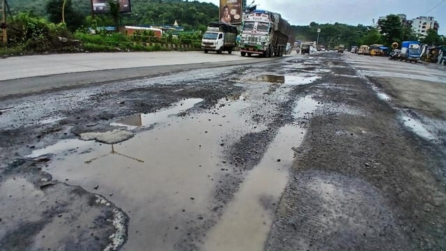 Thane, India - July -13, 2025: The accident spot at Nagala Bander ,On Saturday night, a 21-year-old woman riding a two-wheeler was coming from Gaimukh to Thane when her two-wheeler skidded on the road at Nagla Bandar Ghodbunder Road, Thane. While the woman was lying on the road, a vehicle coming from behind crushed the woman. The woman died on the spot and the driver of the vehicle fled the scene ,in Thane,in Mumbai, India, on, Sunday, July -13, 2025. ( Praful Gangurde / HT Photo ) (praful Gangurde)