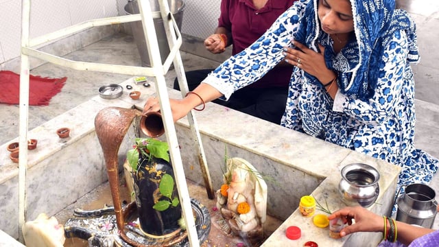 Sawan Somwar 2025: Devotees perform 'Abhishek' of Shivling on the first day of the Sawan month. 
