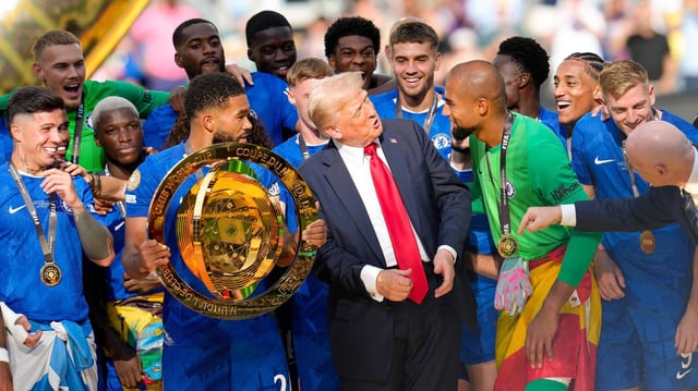 Donald Trump mit dem Team von Chelsea bei der Siegerehrung der Klub-WM