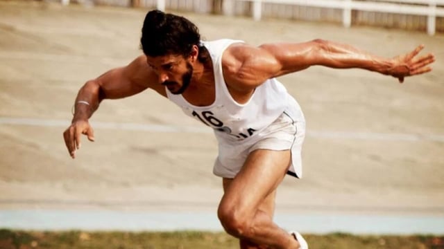 A still from Bhaag Milkha Bhaa starring Farhan Akhtar as Milkha Singh. 