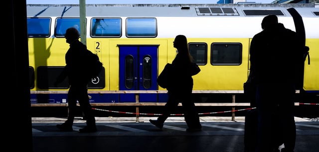 Die Züge des Metronom werden weiter auf den Strecken des Hansenetzes fahren. Nur eine Linie im Süden von Niedersachsen geht an die DB Regio