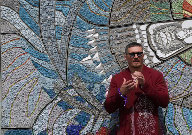 Boxing - Heavyweight Champion Oleksandr Usyk Launches a Fundraiser for the rebuilding of apartment buildings in Ukraine - Trafalgar Square, London, Britain - July 14, 2025 Oleksandr Usyk during the presentation of piece of art destroyed during the war between Ukraine and Russia, reconstructed by Ukrainian business ROZETKA, originally created by artist Alla Horska, as he is launching a fundraiser for the rebuilding of apartment buildings in Ukraine Action Images via Reuters/John Sibley