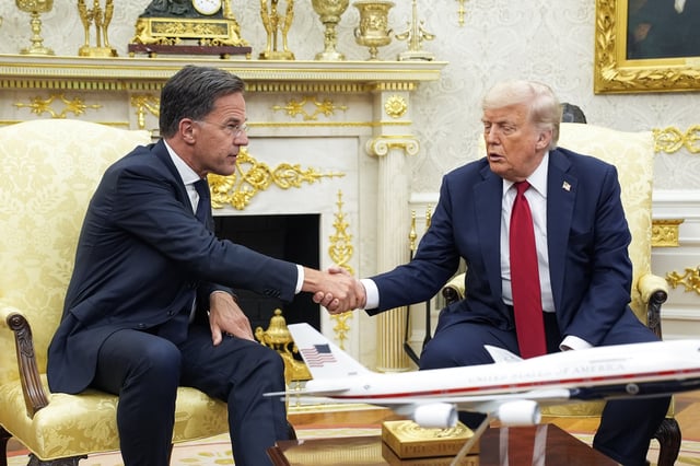 Donald Trump junto al secretario general de la OTAN, Mark Rutte, este lunes en la Casa Blanca