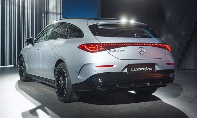 Wie die Limousine startet auch der Shooting Brake zuerst als Elektroauto mit zwei Motorisierungen.