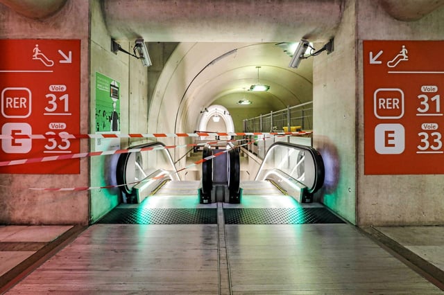 Stations fermées, service réduit... Il faudra composer avec de nombreuses perturbations dans les transports en commun parisiens cet été. 
