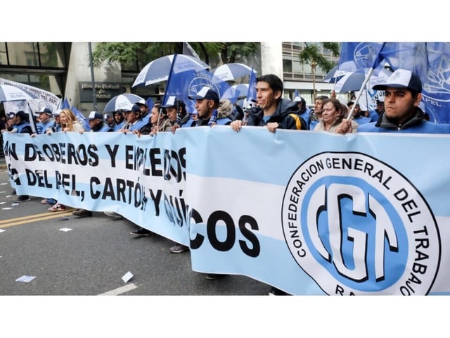 La CGT había presentado una acción de amparo contra el DNU que limitaba el derecho a huelga.