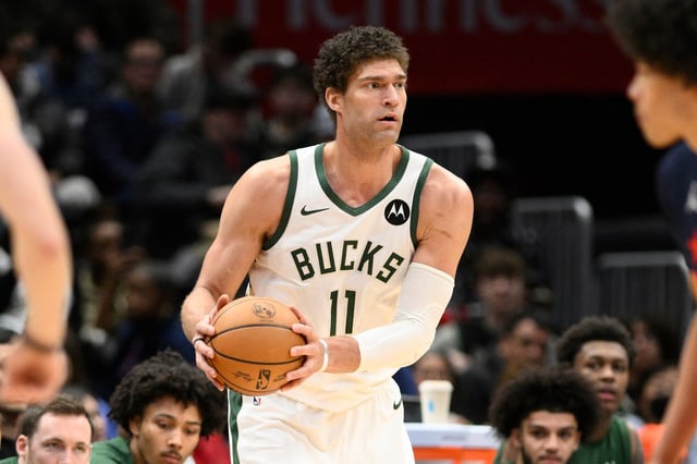 Veteran center Brook Lopez believes he can help the Clippers contend for an NBA title this season. “I want to keep winning,” he said. “I got a great taste for it in Milwaukee and these guys are all about that here and I’m all about it, so it’s a perfect fit.” (AP Photo/Nick Wass)