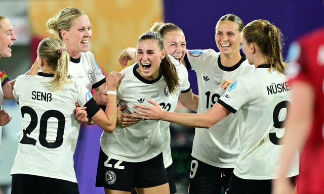 Die Spiele der DFB-Frauen um Jule Brand (M.) rufen ein hohes Interesse bei den deutschen TV-Zuschauern hervor.