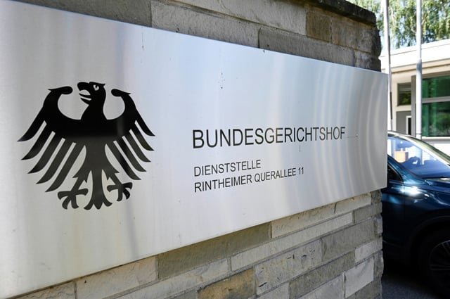 Ein Däne, der im Auftrag eines iranischen Geheimdiensts in Berlin jüdische Einrichtungen ausgespäht haben soll, sitzt nun in Deutschland in Haft. Der Ermittlungsrichter des Bundesgerichtshofs setzte den Haftbefehl gegen ihn in Vollzug.
