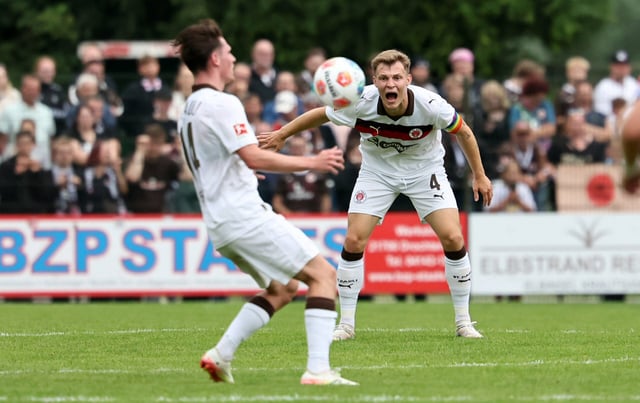 Fin Stevens und David Nemeth beim St. Pauli-Test in Drochtersen