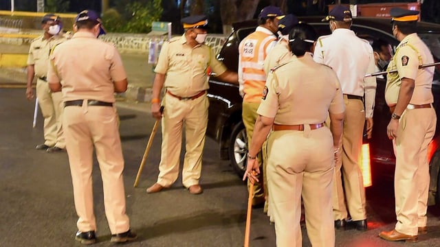 An FIR has been registered with the Himmatnagar 'A' division police station against around 1,000 people.