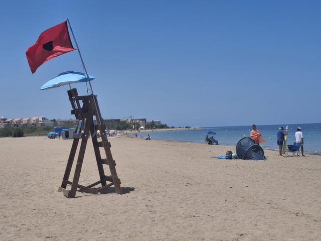 Insólito: playas vacías en Dénia (imágenes)