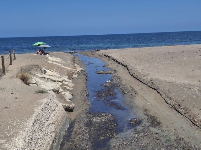 Insólito: playas vacías en Dénia (imágenes)