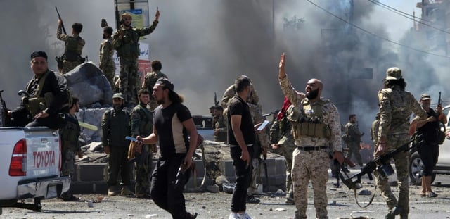 Les forces de sécurité syriennes entrent dans la ville druze de Soueida, le 15 juillet 2025
