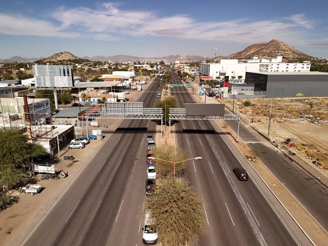 Regidores de Hermosillo aprobaron un acuerdo que establece que arcos de seguridad emitan “foto multas” para prevenir accidentes. FOTO: BANCO DIGITAL