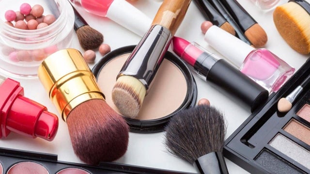 ANMAT prohibió la comercialización de productos de belleza e higiene.