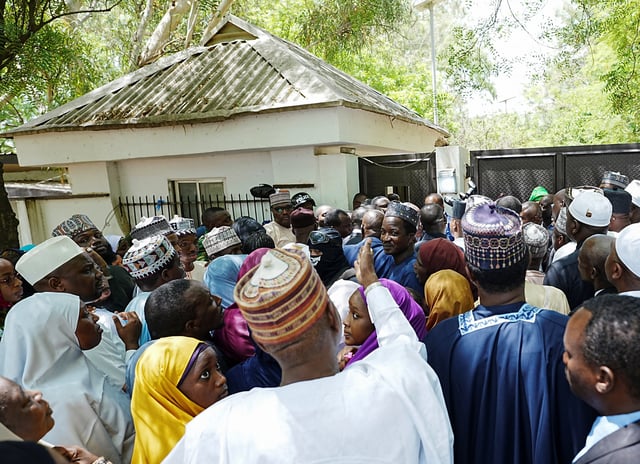 Mourners wait to gain access to former president Muhammadu Buhari's residence, ahead of his burial, in Daura, Katsina State, Nigeria, July 15, 2025. REUTERS/Alamin Mohammed