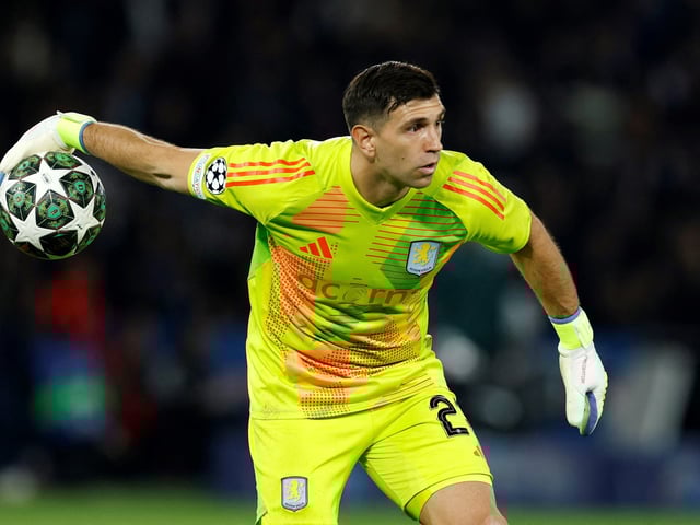 Soccer Football - Champions League - Quarter Final - First Leg - Paris St Germain v Aston Villa - Parc des Princes, Paris, France - April 9, 2025
Aston Villa's Emiliano Martinez in action Action Images via Reuters/Jason Cairnduff