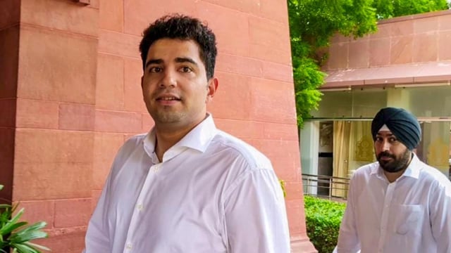 Samay Raina while appearing before the Supreme Court in a case seeking action against him and four other social media influencers for ridiculing persons suffering from disabilities, in New Delhi, 