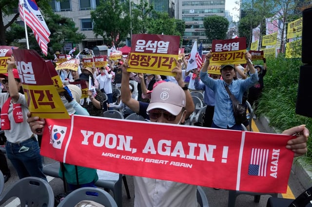 Supporters of Yoon stage a rally in solidarity with the South Korean ex-president near Seoul Central District Court on July 9. Photo: AP