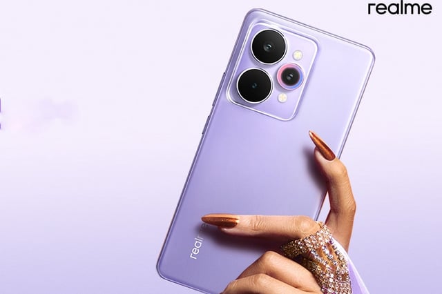 Realme 15 5G will be available in Flowing Silver, Silk Pink, and Velvet Green shades