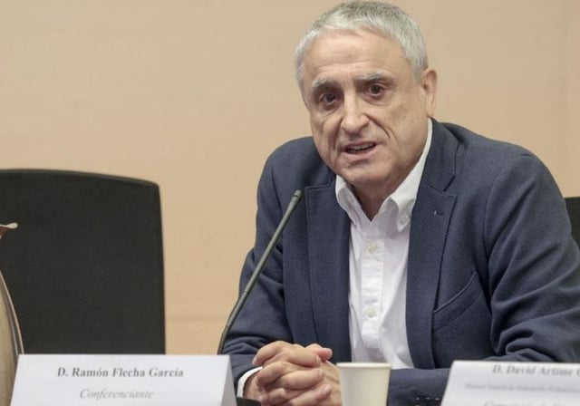 El catedrático acusado, Ramón Flecha