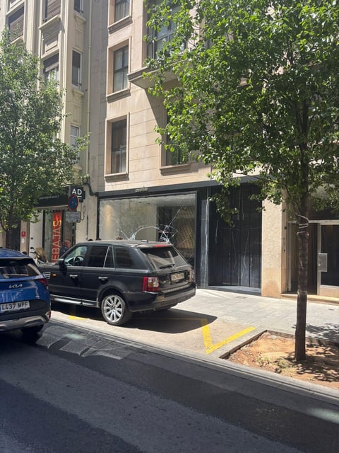 La tienda Chapeau tras sufrir un robo en València