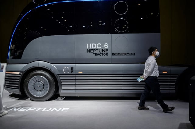Un camion motorisé à l'hyrdrogène présenté par Hyundai à Ilsan près de Séoul, le 2 juillet 2020