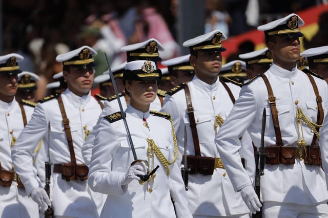 La entrega a la Princesa Leonor de la Gran Cruz del Mérito Naval en Marín.