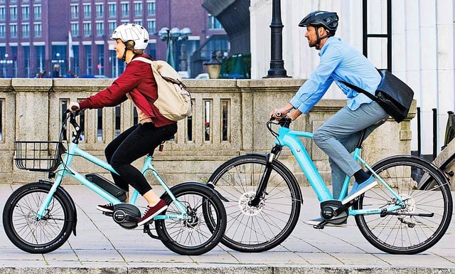 Sehr beliebt und verbreitet sind City-Bikes mit elektromotorischer Unterstützung. Neben herkömmlichen 28-Zoll-Rädern steigt das Angebot an Kompakt- und Falträdern.