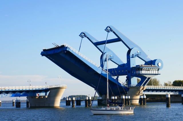 Am Donnerstag wird die Peenebrücke zwischen 8 und 17 Uhr gesperrt sein.