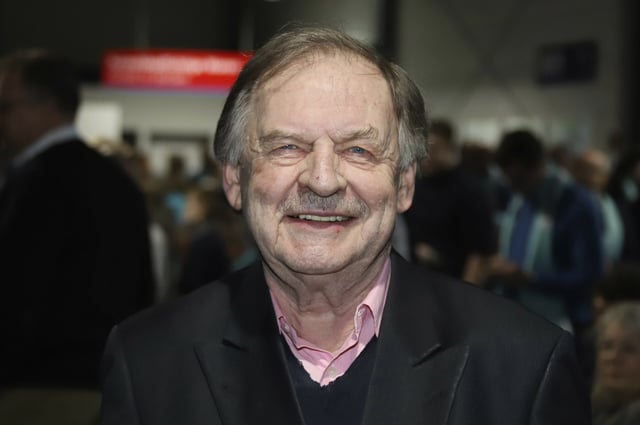Dirk Fischer beim Wahlkampfabschluss der CDU im Februar 2025 – da hat er schon fast ein Jahr keine Miete mehr bezahlt.