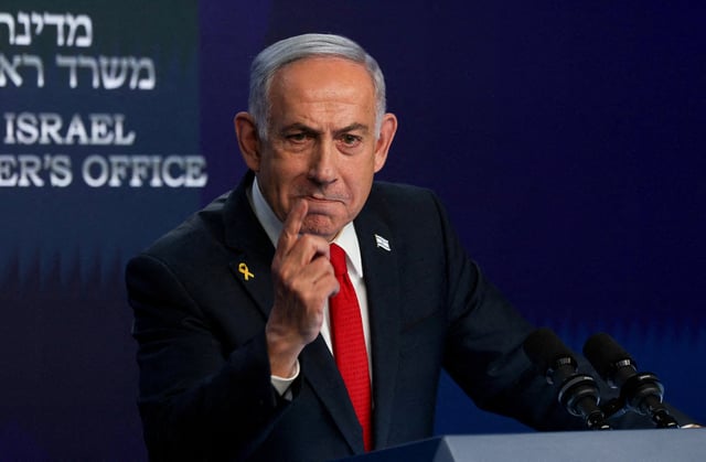 Israeli Prime Minister Benjamin Netanyahu speaks during a press conference, in Jerusalem, May 21, 2025. REUTERS/Ronen Zvulun/Pool/File Photo
