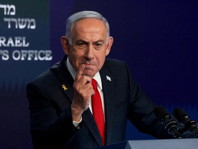 FILE PHOTO: Israeli Prime Minister Benjamin Netanyahu speaks during a press conference, in Jerusalem, May 21, 2025. REUTERS/Ronen Zvulun/Pool/File Photo