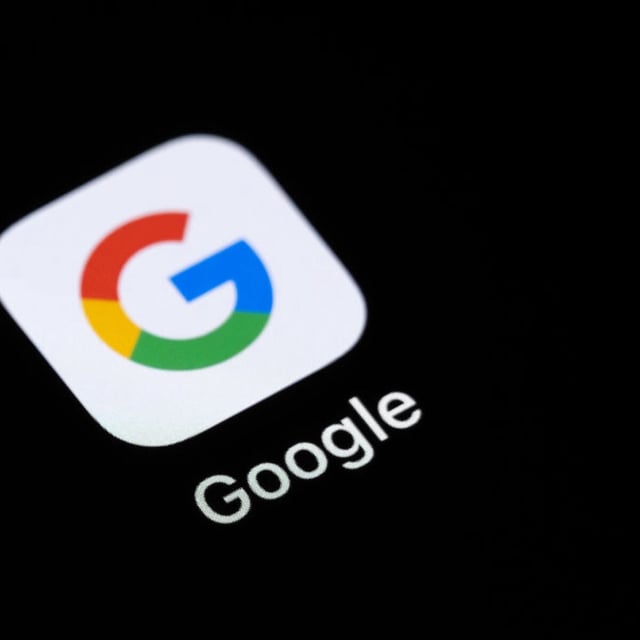 AI Overviews expands to the Discover feed on Google's mobile app. 