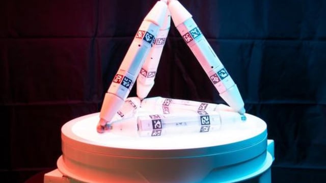 These Truss Links self-assembled to form a tetrahedron.