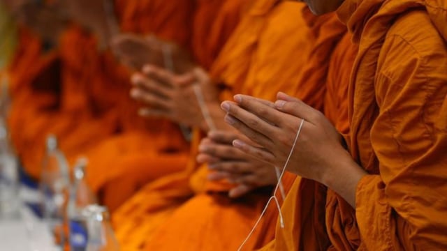 La institución budista de Tailandia se enfrentó al escrutinio por el mal comportamiento de sus monjes